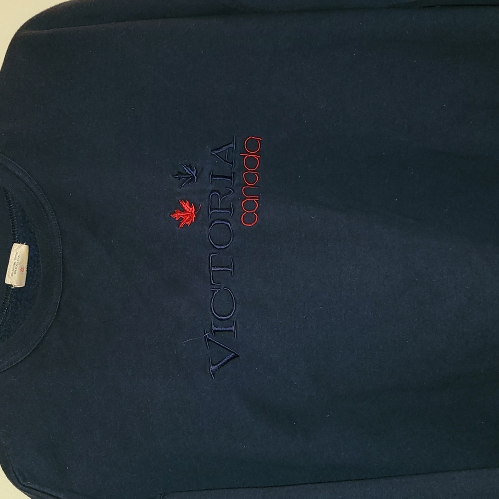 Victoria Canada hoodie size large, navy
